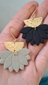 Image 1 of Boucles LOTUS