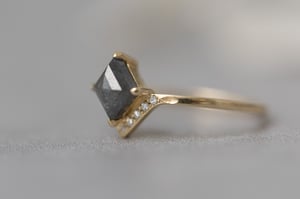 Image of *SALE - was £2950* 18ct Gold Rhombus Rose-cut Grey Diamond Ring (IOW194)