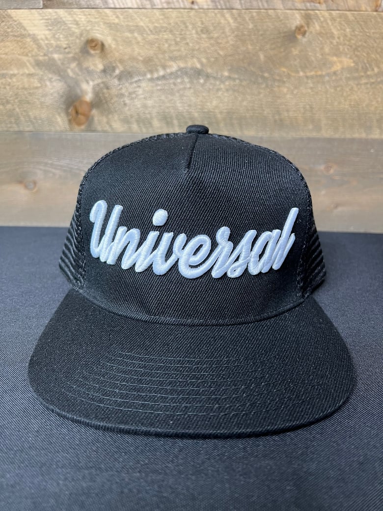 Image of Snapback Black Trucker