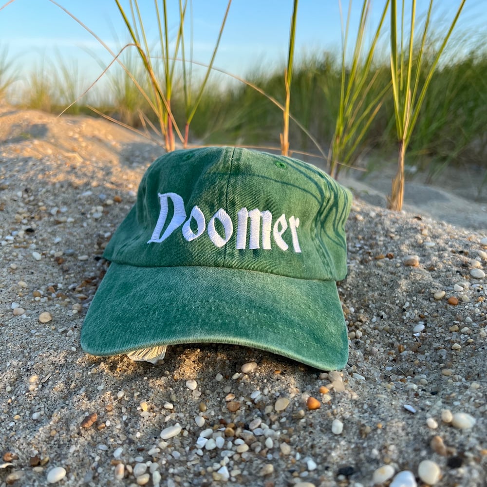 Pigment Dye Doomer Cap w/ Adjustable Buckle Closure (Kelly Green)