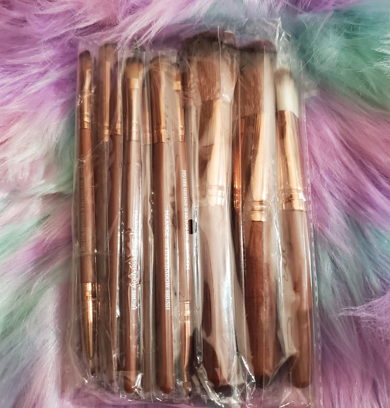 22 Piece Make-Up Brush Set  Image 3