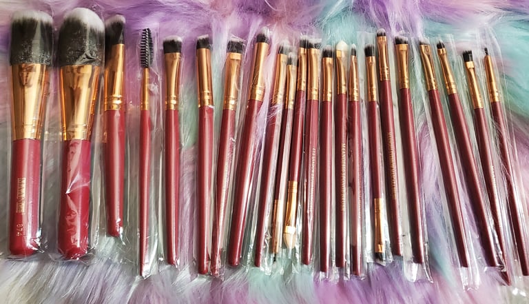 22 Piece Make-Up Brush Set  Image 2