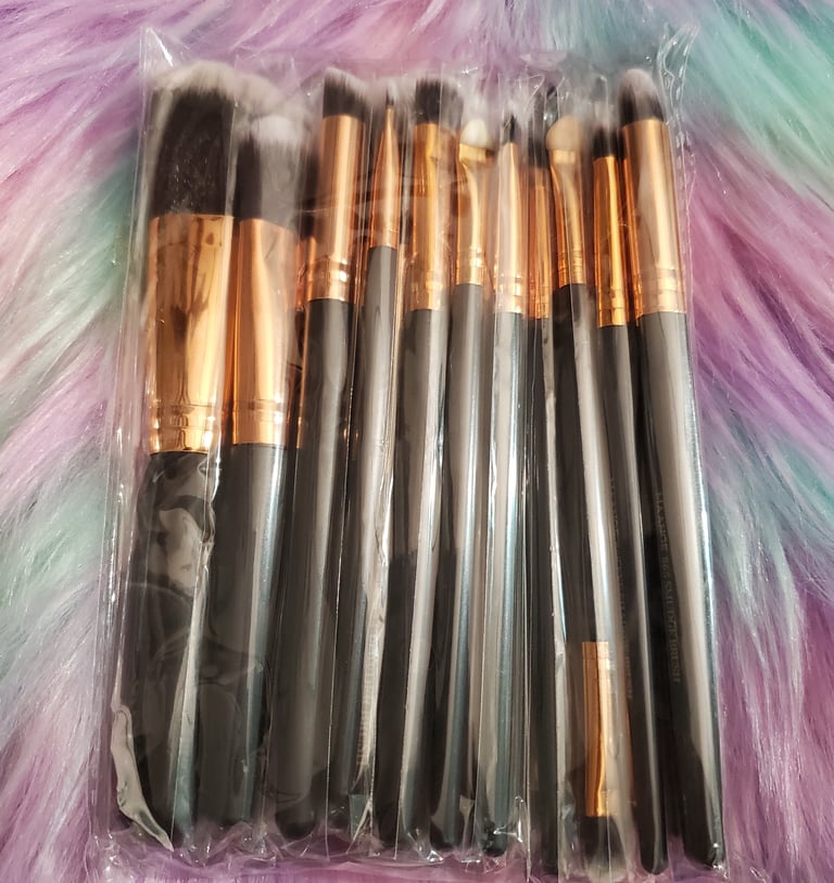 22 Piece Make-Up Brush Set  Image 4