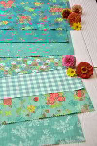 Image 5 of Gingham Cottage Fat Quarter Bundle