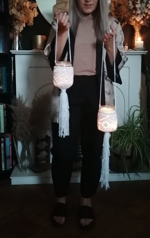 Hanging lantern 