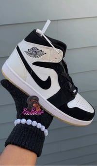 Mid Diamond Jordan 1s