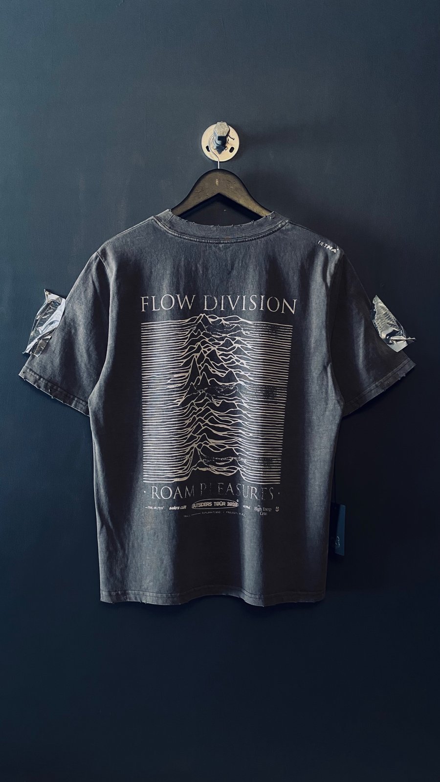 flow-division-tee-aged-stone.