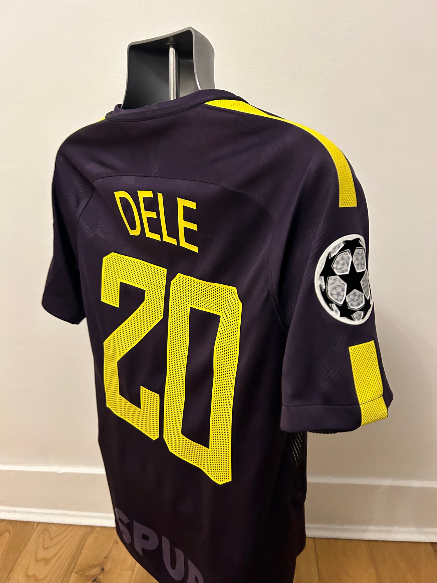 Image of Tottenham Hotspur “DELE 20” 2017/18 Third Shirt + UCL patches (S)
