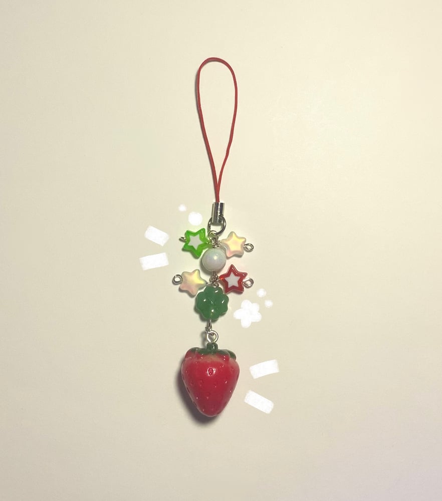 Image of strawberry clutter charm °‧✿