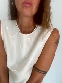 Image 1 of Top en soie "brindilles"