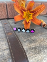 Image 2 of Set of 5, 1cm wide greysexual, graysexual Pride spades enamel pins - Black nickel metal