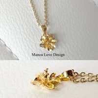 Image 4 of 18k solid gold hibiscus