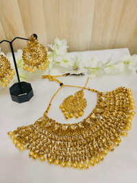 Image 3 of Golden Dust Bridal Kundan Set (necklace, earrings, tika)