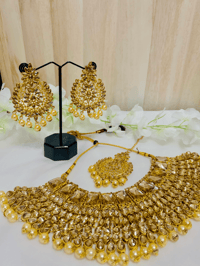 Image 4 of Golden Dust Bridal Kundan Set (necklace, earrings, tika)