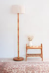 Lampadaire en bois et corde de coton
