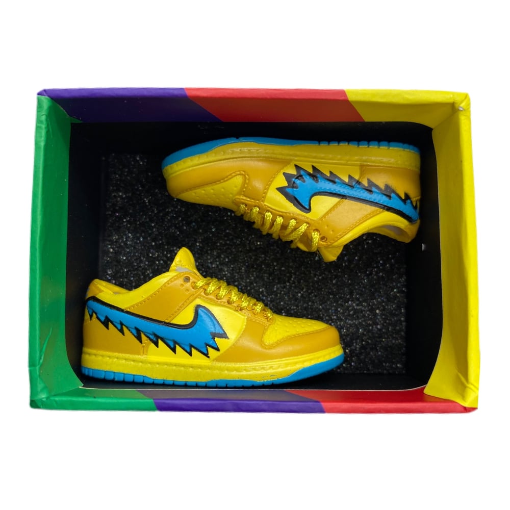 LC BOARDS FINGER SHOES NIKE SB DUNKS YELLOW