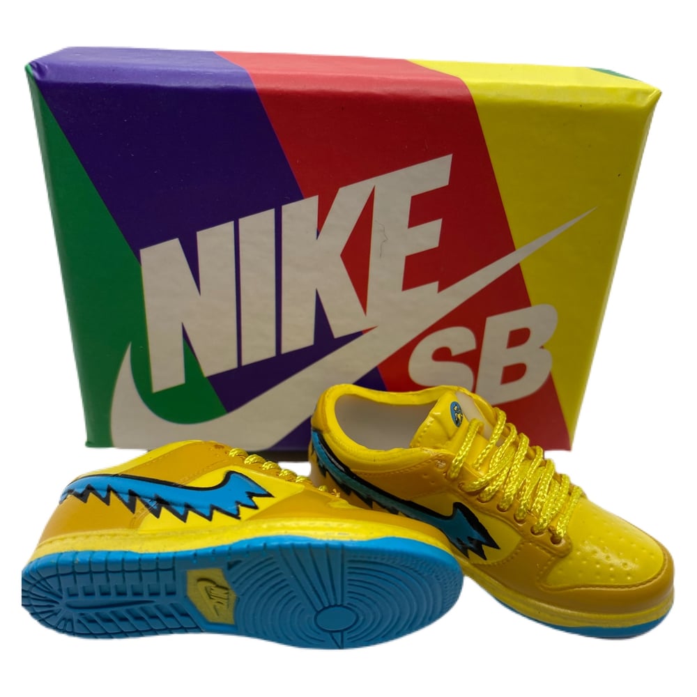 LC BOARDS FINGER SHOES NIKE SB DUNKS YELLOW