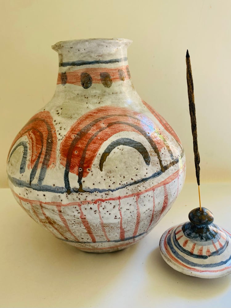 Lidded Urn Image 3