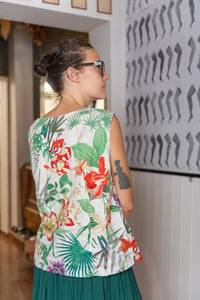 Image 2 of Blusa fiori