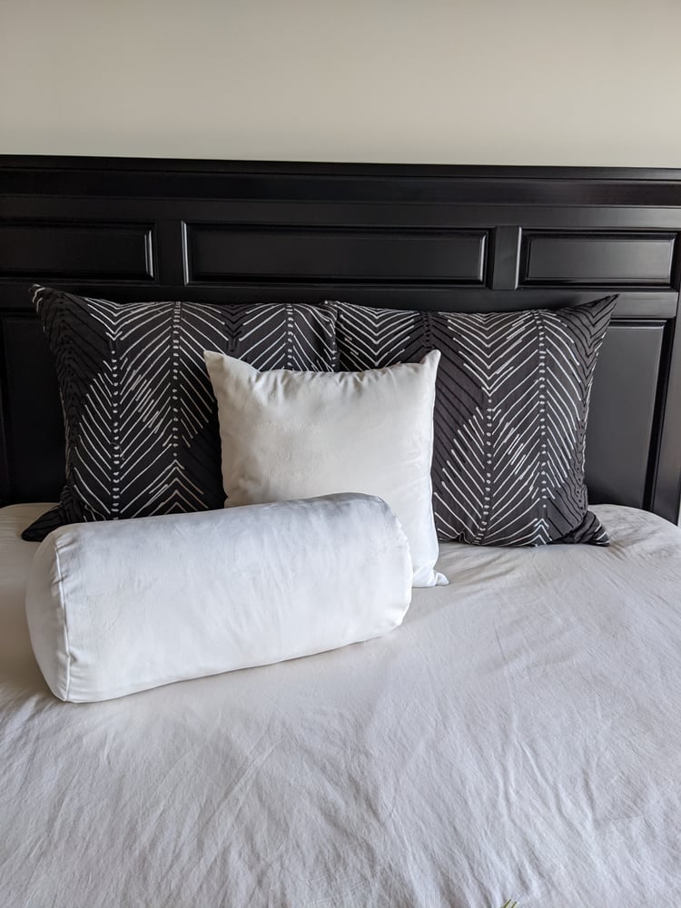 Image of Plush Velvet Pillow