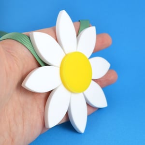 Image of White Daisy Necklaces and Brooch
