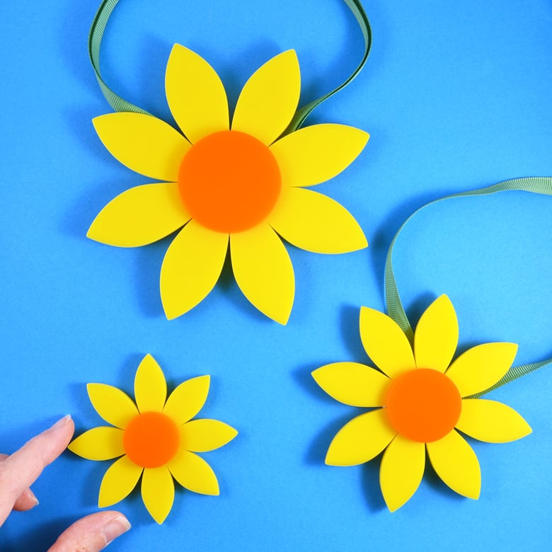 Image of Yellow Daisy Necklaces and Brooch