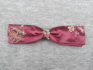 Image of Maroon clip-on bow tie
