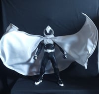 Image 1 of Marvel Legends / Mezco Moon Knight 