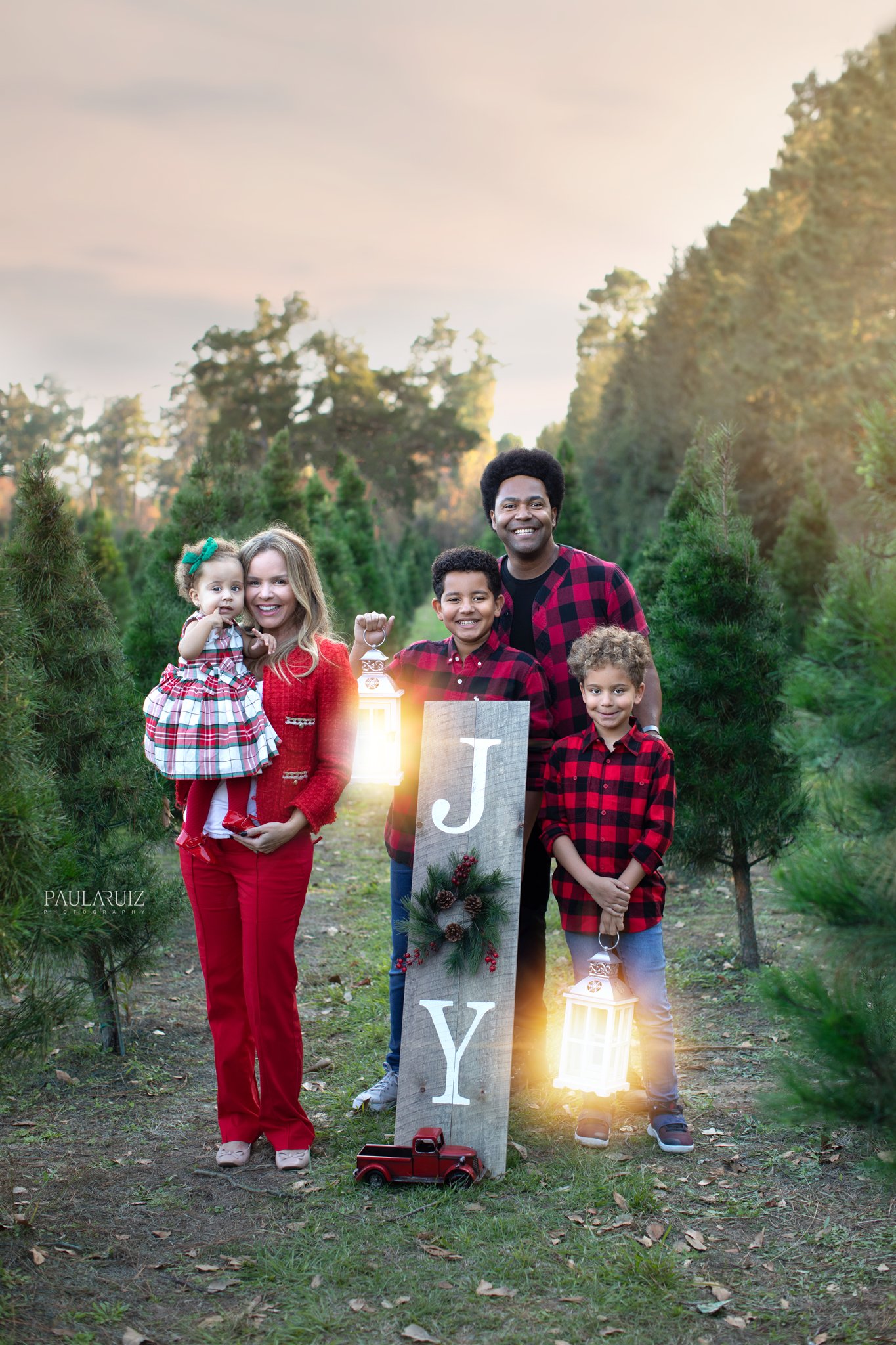 Image of Christmas Mini Sessions -  Tree Farm   ($100 booking fee)