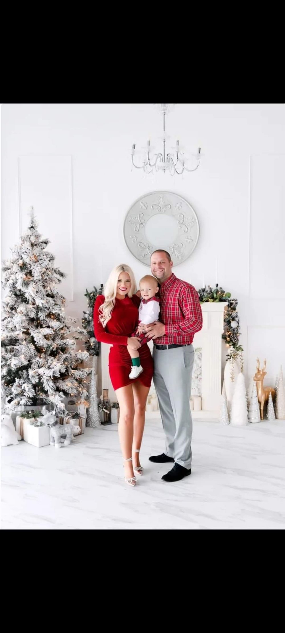 Image of Studio Christmas mini sessions - ($100 booking fee)