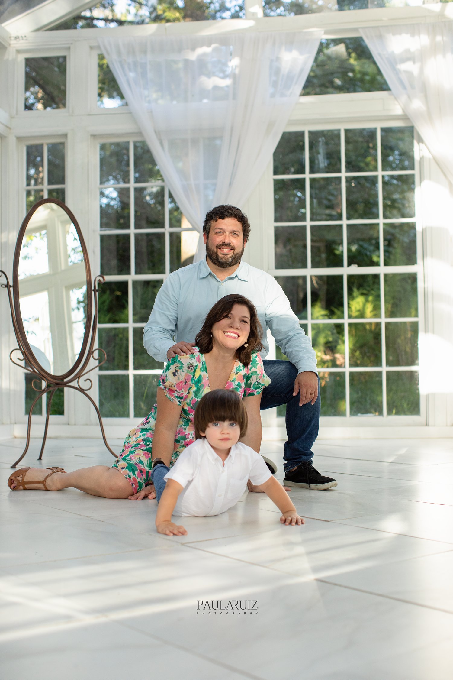 Image of Greenhouse family mini sessions - ($100 booking fee)