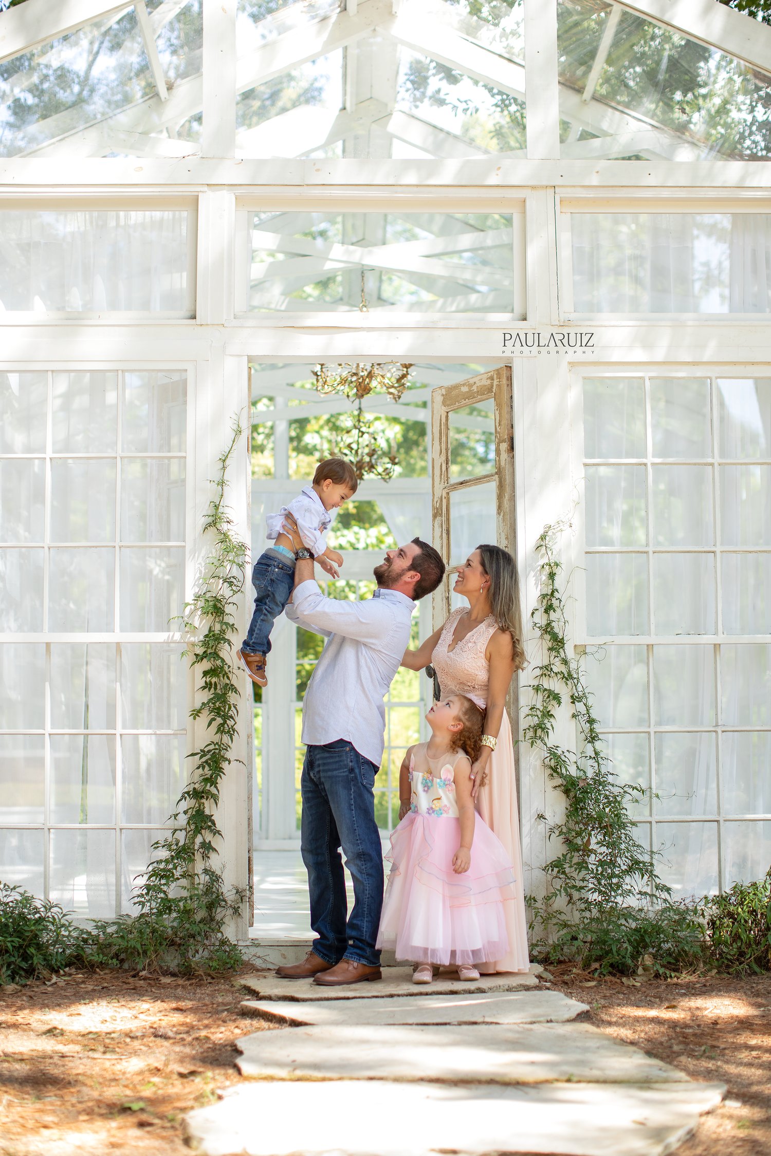 Image of Greenhouse family mini sessions - ($100 booking fee)