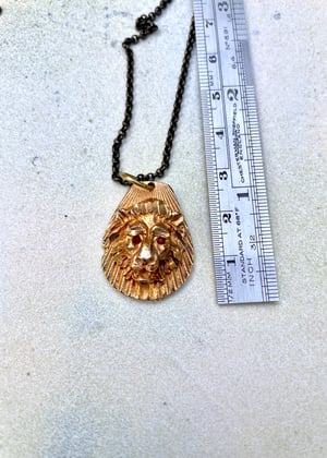 Image of Vintage lion head pendant & Chain 