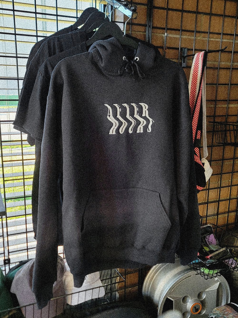 WAVY - Glow in the dark hoodie