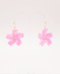 Image 4 of Boucles d'oreille SAKURA Rose tendre  ou Rose Malabar- Petite ou grande fleur