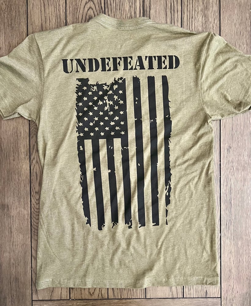 Image of "UNDEFEATED 2.0" CREW NECK - MILITARY GREEN