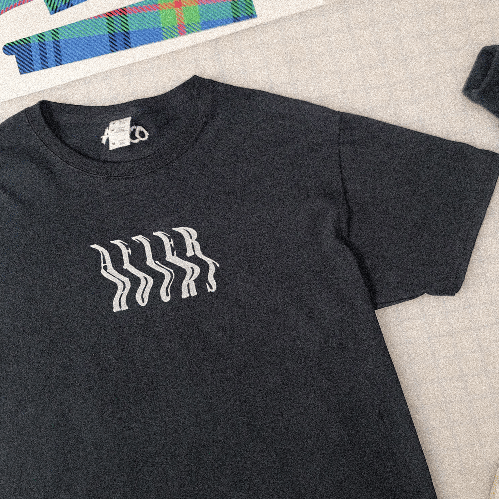 GLOW IN THE DARK - GLITCHY - T