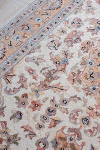 Image 1 of Tapis ancien d'Iran en soie et laine