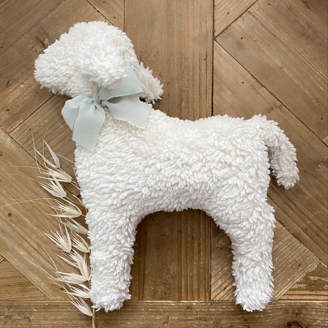 Peluche douce agneau « À l’aube du jour » simple ou musicale 