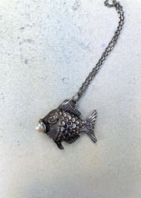 Image 1 of   Vintage Sterling Silver Fish Pendant & Chain 