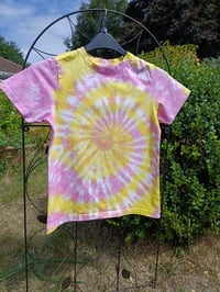 Icecream pink & yellow spiral T ~ all ages