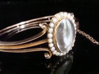 Image 2 of VICTORIAN EDWARDIAN 9CT YELLOW GOLD GLASS SEED PEARL SHAKER LOCKET BANGLE 13.3G