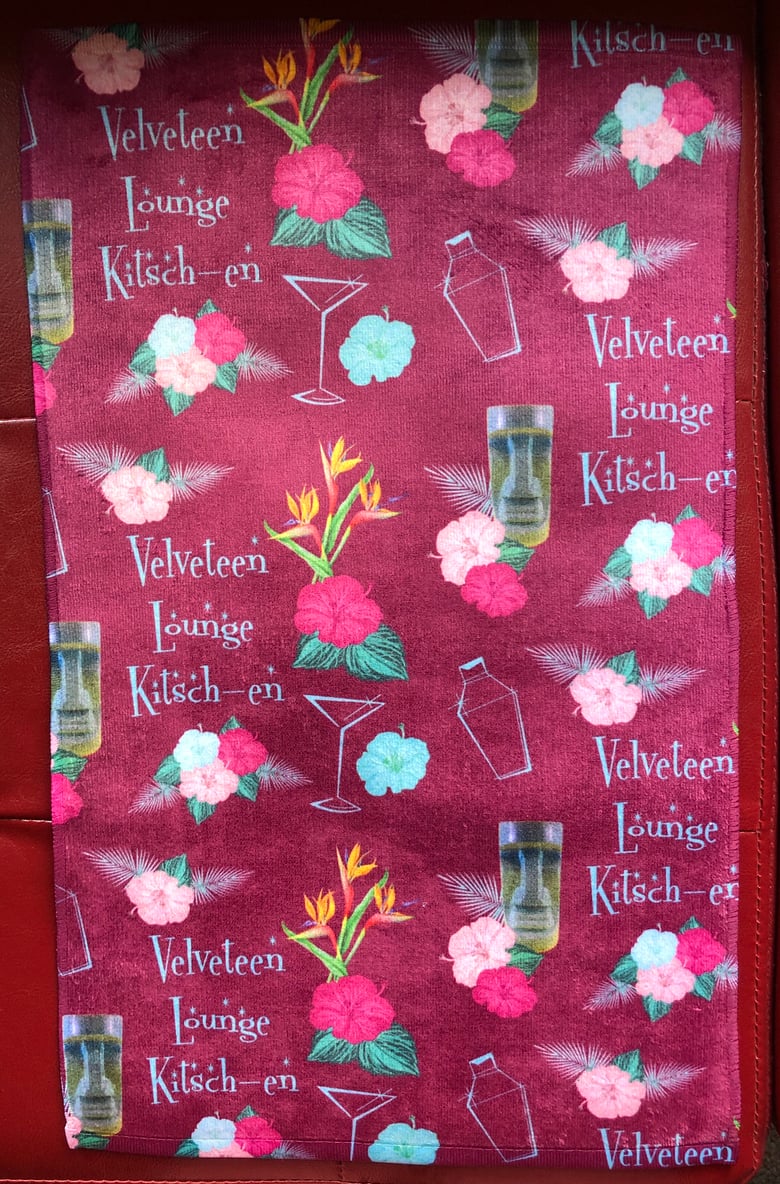 Image of Velveteen Lounge Kitsch-en Plush Bar Towel - Magenta
