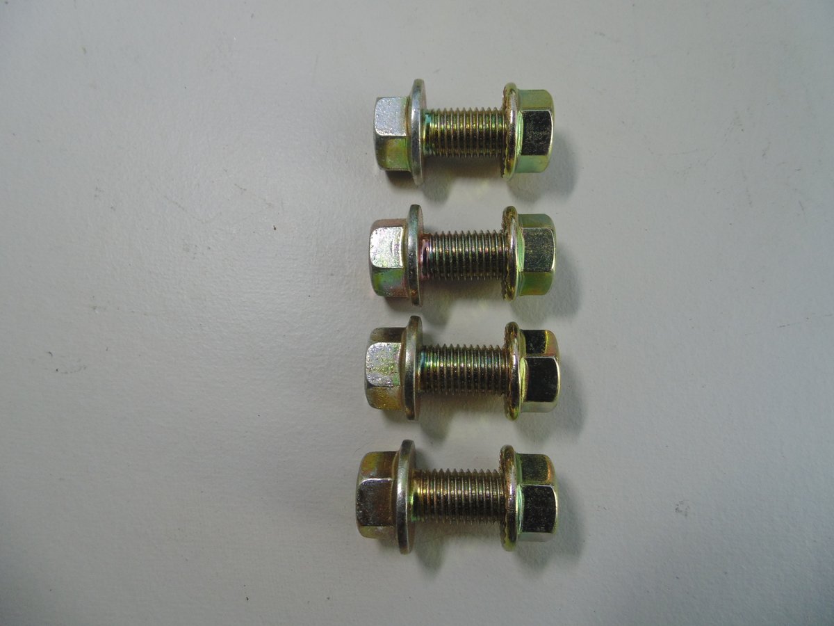 9405 1.8L Miata Driveshaft bolts MrMiataParts