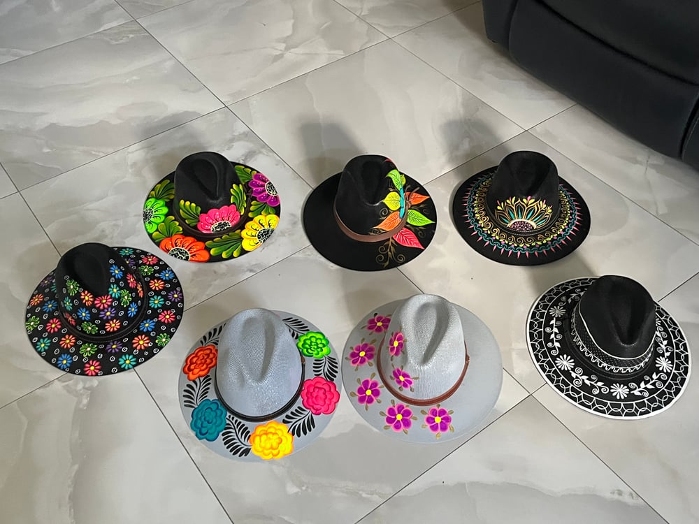 Image of Black and Grey sombreros