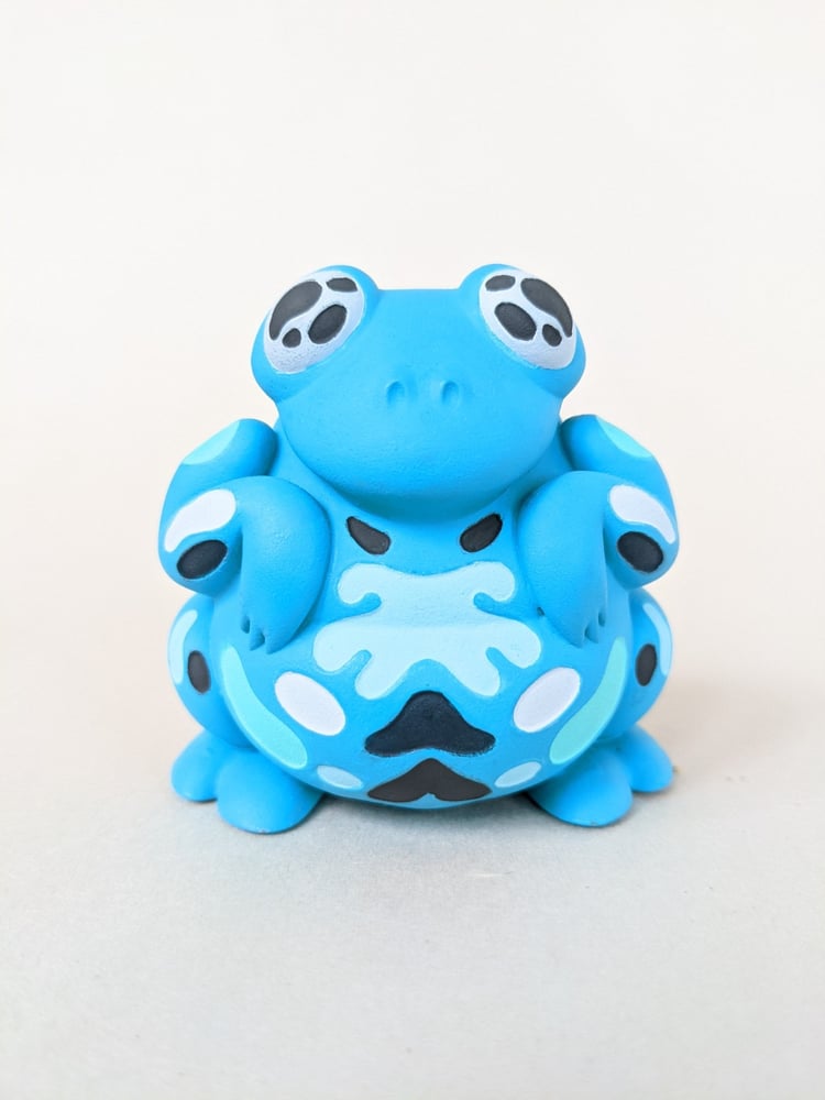 Image of Sapo - Monochromatic Blue