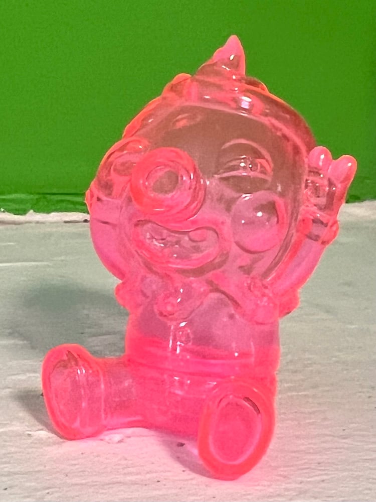 Crying Globby vinyl figure