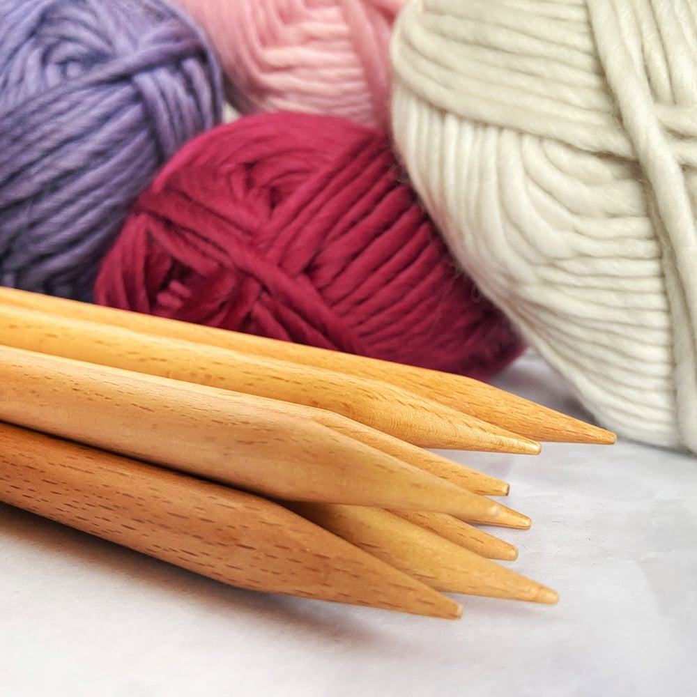 Image of Knitting needles and crochet hooks