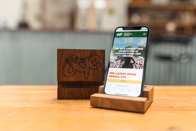 Africa Oyé Phone Holder - Dark Brown
