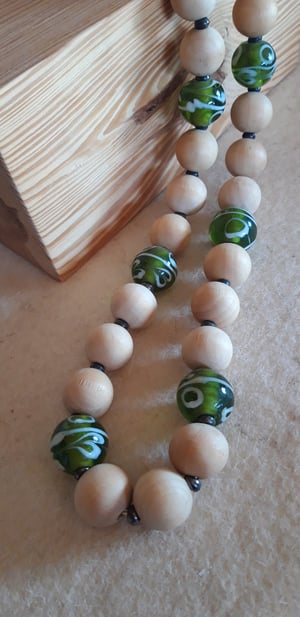 Image of COLLARET DE FUSTA I VIDRE VERD